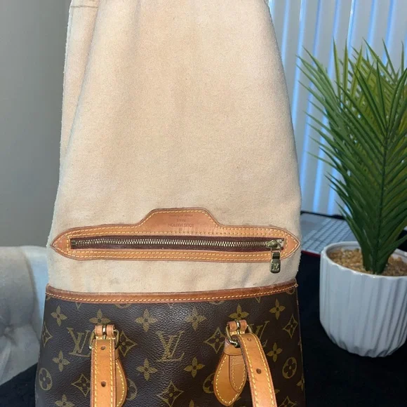 Authentic w’ COA Louis Vuitton Monogram Canvas Mini Bucket Bag (AR1929) - Picture 6 of 16